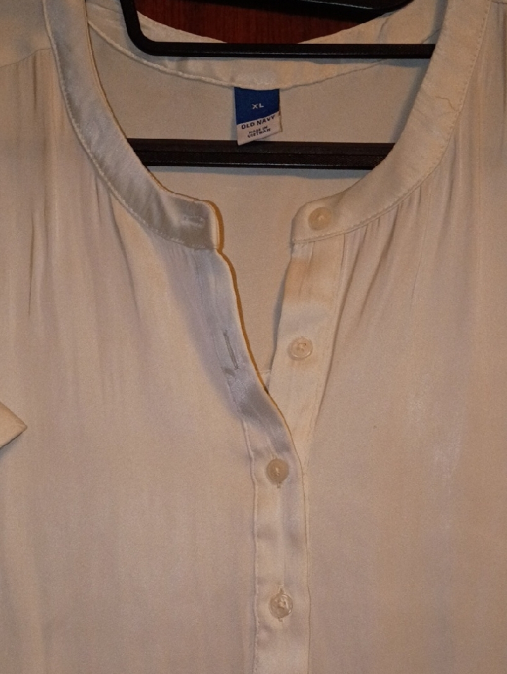 Old Navy Women's Cream Silky-Style 4 Button Cap Sleeve Blouse